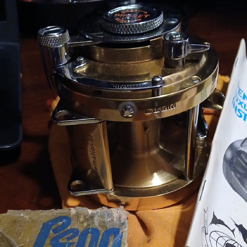 Gold Fishing Reel - Picture 4 of 5